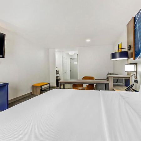 Comfort Inn & Suites Irving Las Colinas Dfw Buitenkant foto
